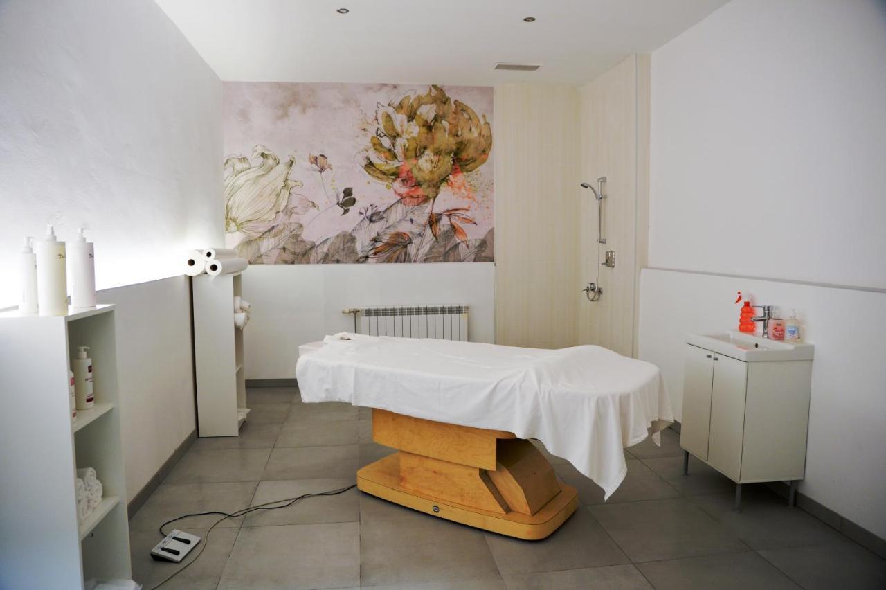 Flora Hotel - Apartments Borovets Ngoại thất bức ảnh